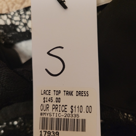 BNWT lace dress - Picture 6 of 7